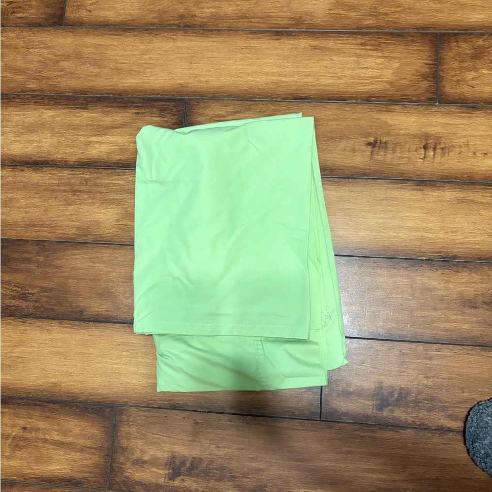 Green flat sheet
